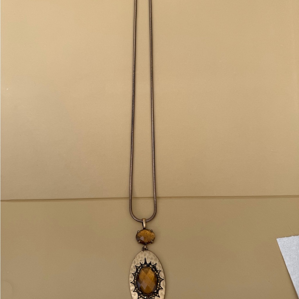 Elegant Gold and Brown Pendant Necklace